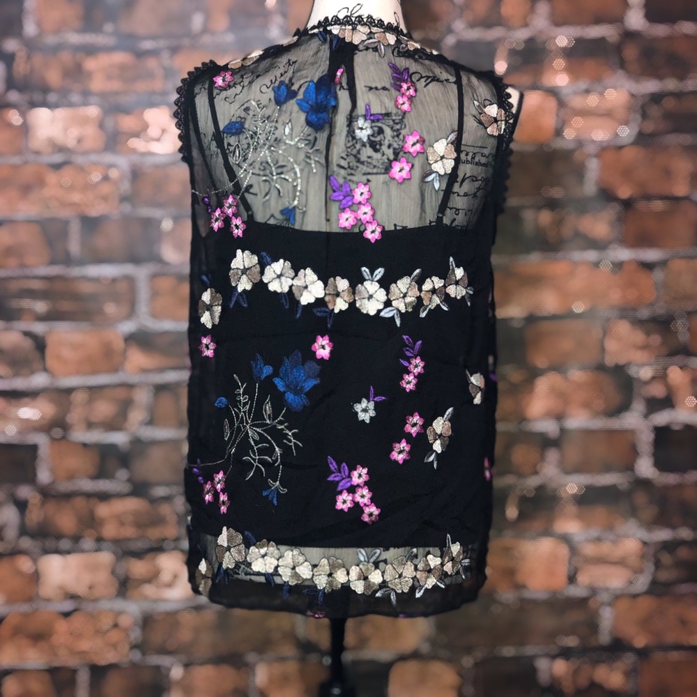 PM3  tahari sheer blouse embroidered floral design - Picture 4 of 8